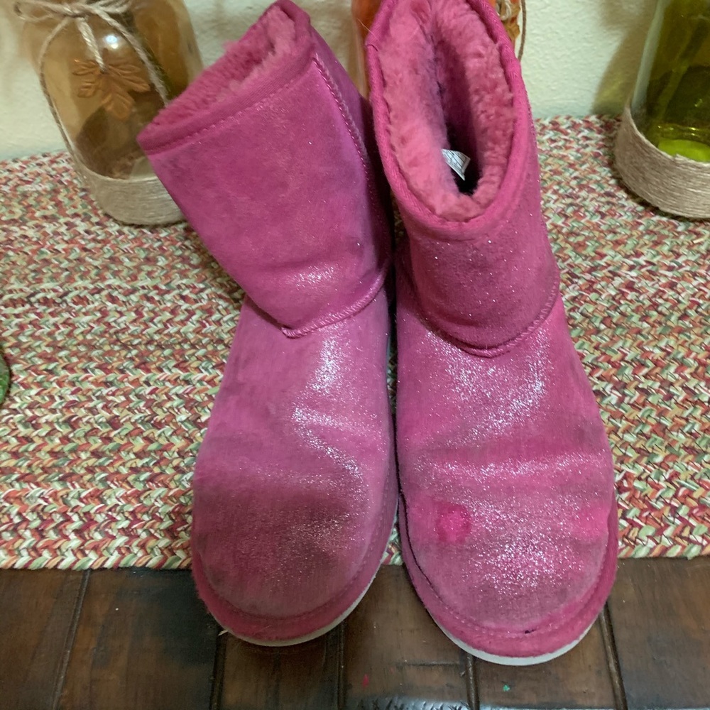 Loved UGGS pink sparkling size 5Y women’s 7